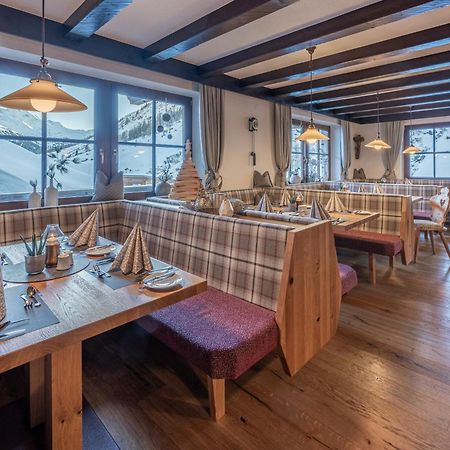Burghotel Alpengluehn Обергургл Екстериор снимка