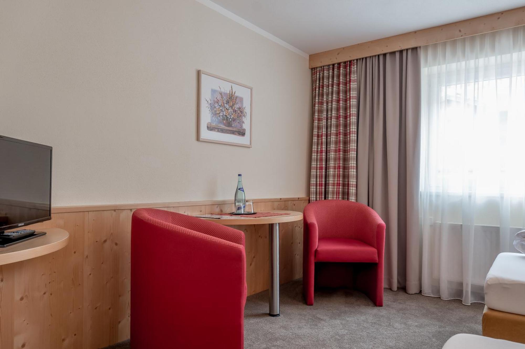 Burghotel Alpengluehn Обергургл Стая снимка