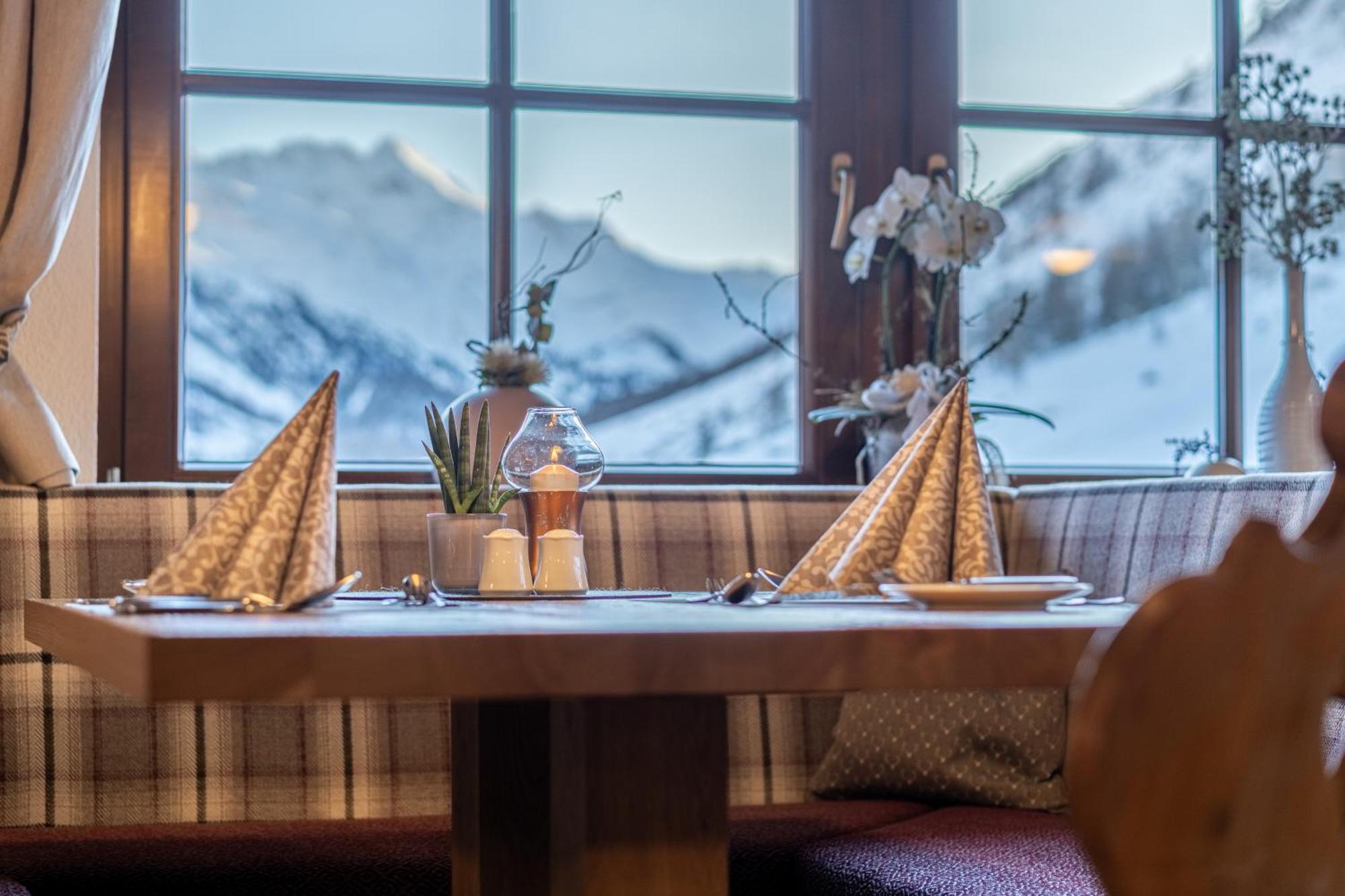 Burghotel Alpengluehn Обергургл Екстериор снимка