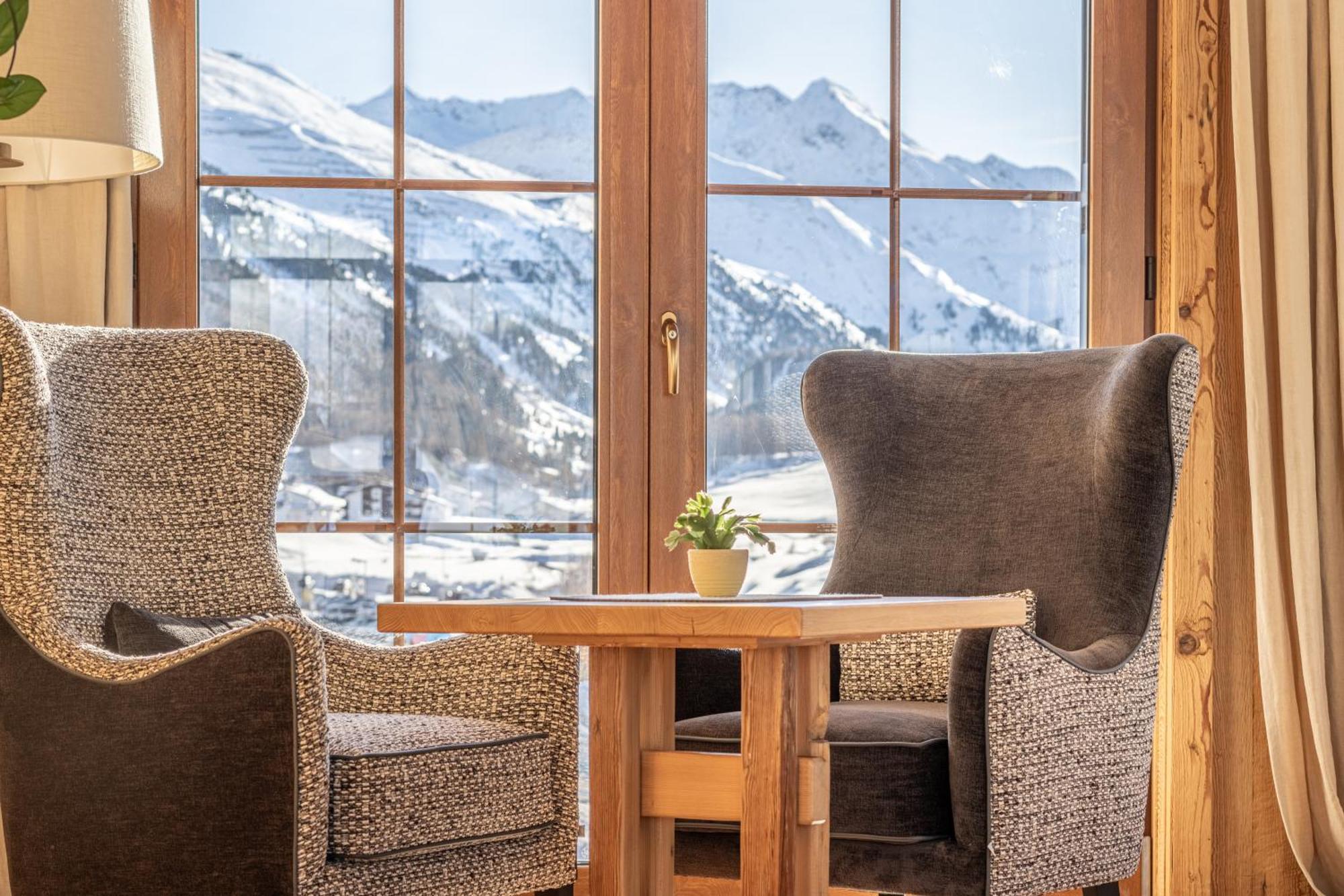 Burghotel Alpengluehn Обергургл Екстериор снимка