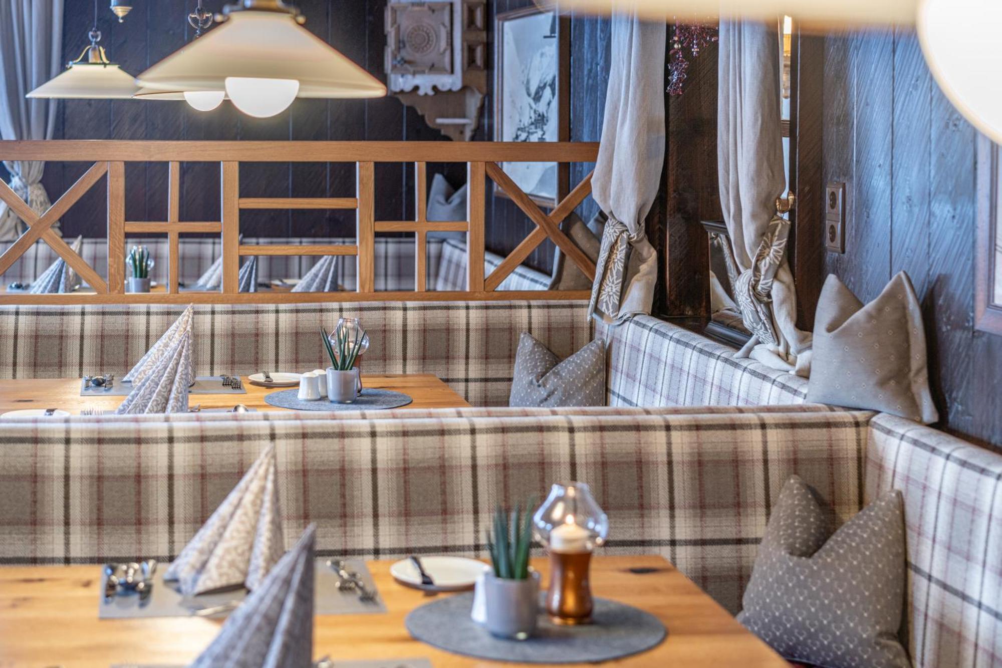 Burghotel Alpengluehn Обергургл Екстериор снимка