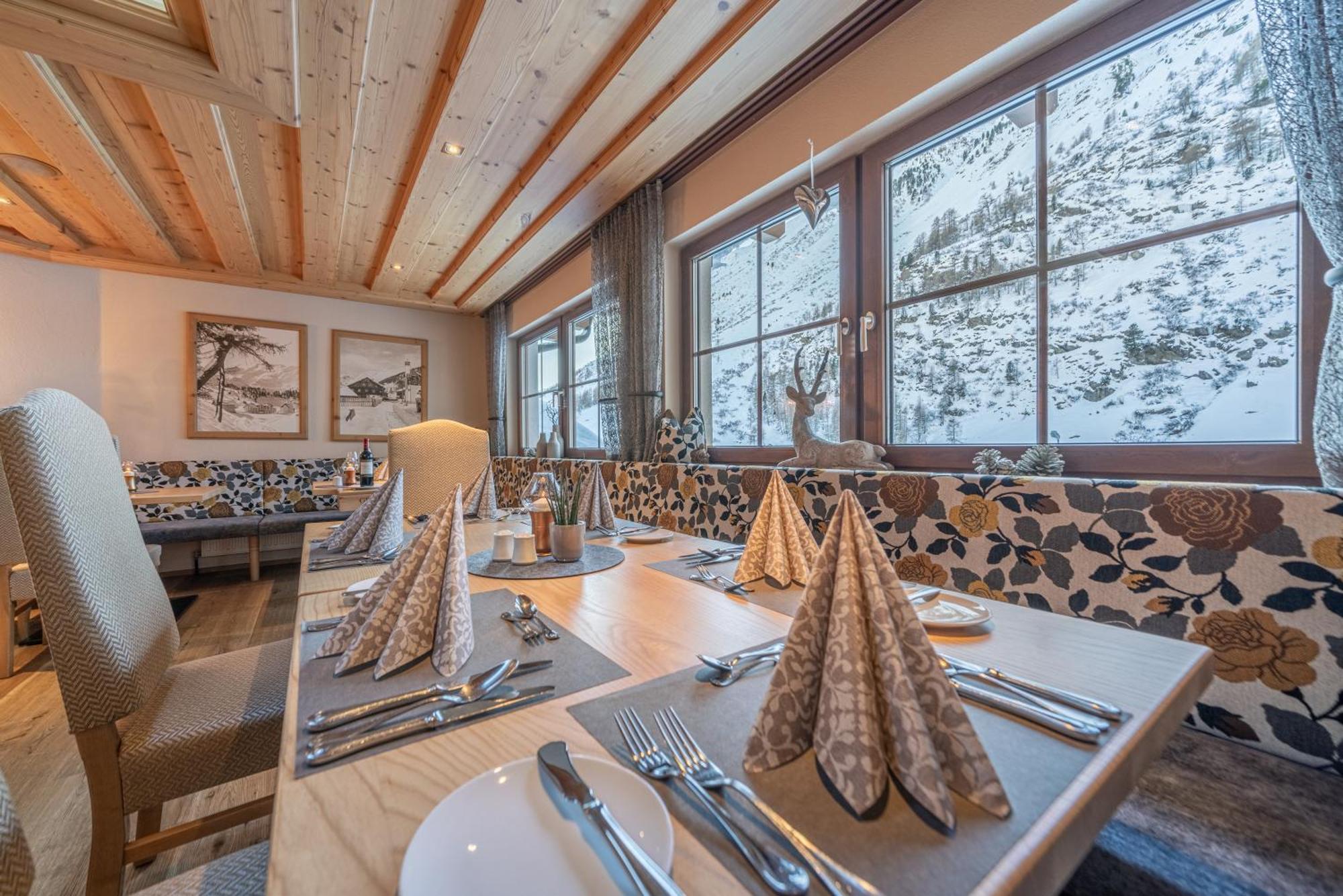Burghotel Alpengluehn Обергургл Екстериор снимка